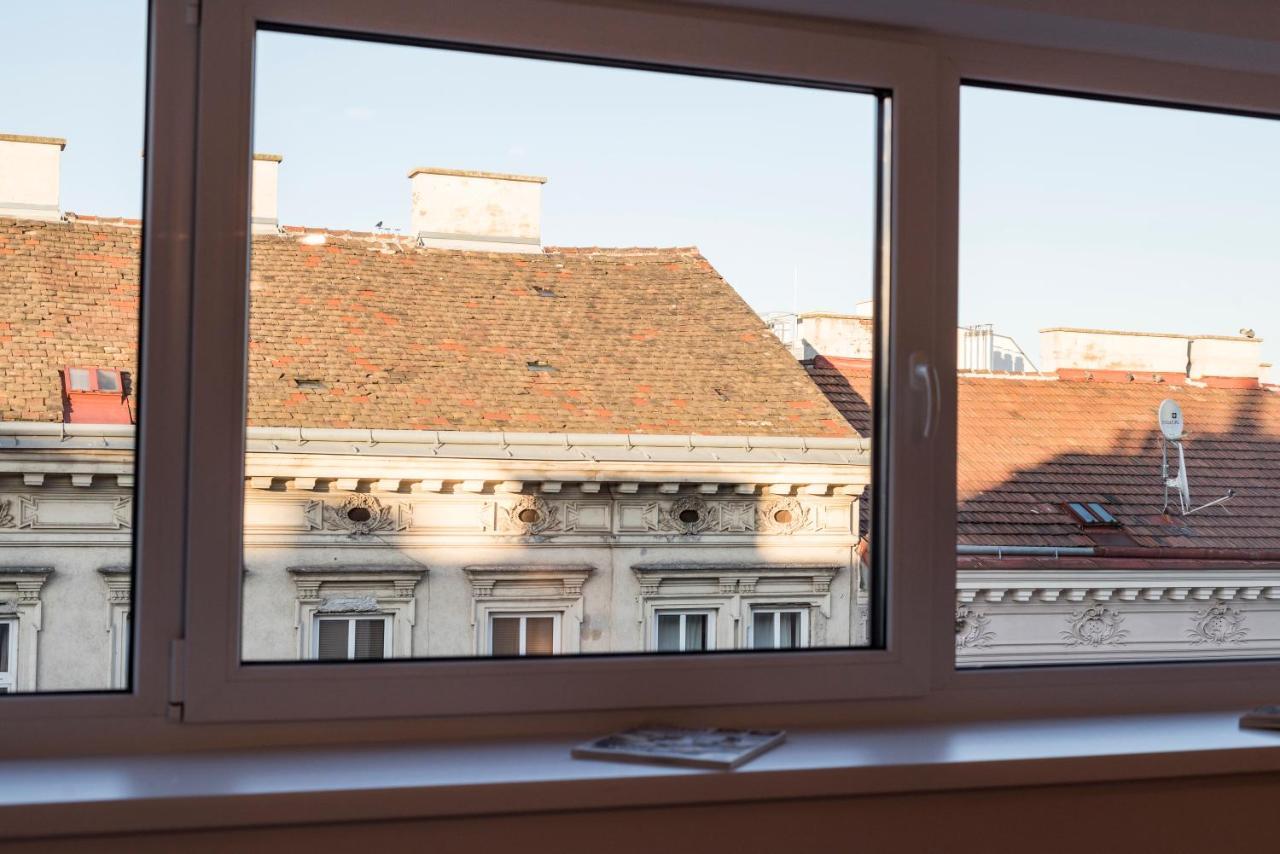 Red Monkey Vienna Apartment Extérieur photo